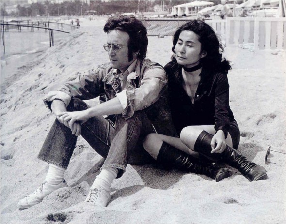 Джон Леннон с женой Йоко Оно