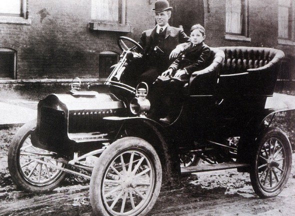 Генри Форд с сыном