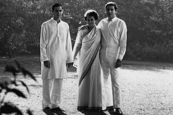 Индира Ганди с сыновьями