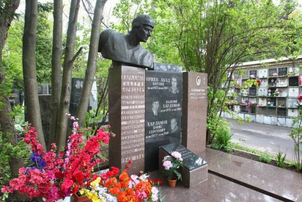 Могила Харламова на Кунцевском кладбище в Москве