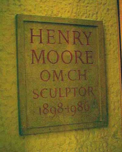 Надгробная плита Генри Спенсера Мура в соборе Св. Павла